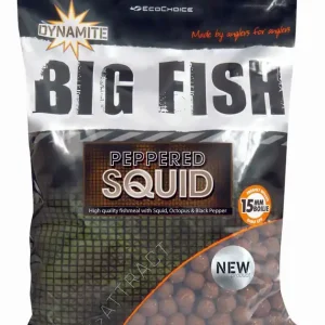 Velmi populární | Boilies Dynamite Baits Peppered Squid 15mm 1kg
