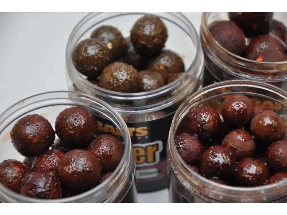 Mikbaits Gangster Boilie v dipu 24mm 250ml | Jen dnes
